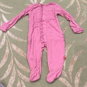 Magnetic me pink ruffle footie